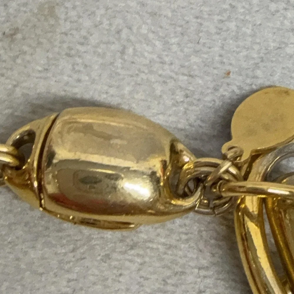 Chico's Chain Bracelet Gold Tone Chunky Oval Links Magnetic Closure 8 Inch